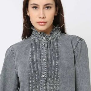 GAP Women’s Jewel Button Grey Wash‎ Shirt with Pleated Details Size Small